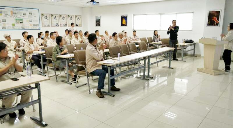 讲安全不离口，讲规章规章不离手(图3)