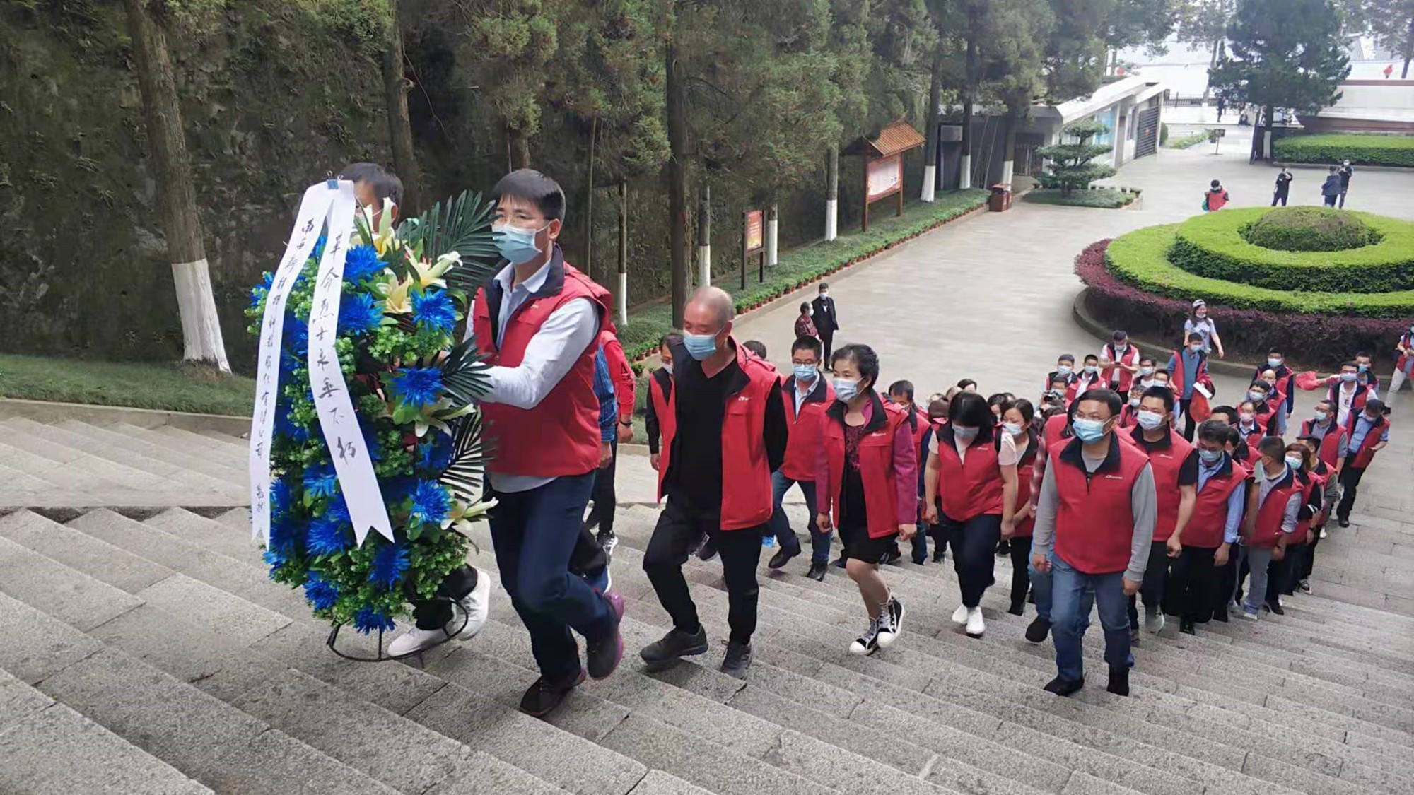 缅怀先烈，学史明志，勇践新局(图2)